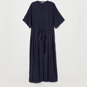 Calf-length, V-neck dress in a soft weave with concealed buttons down size 12